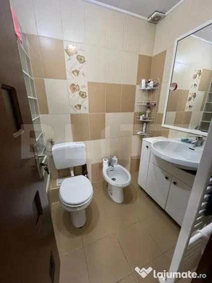 Apartament cu 4 camere semidecomandat în Câmpia Turzii