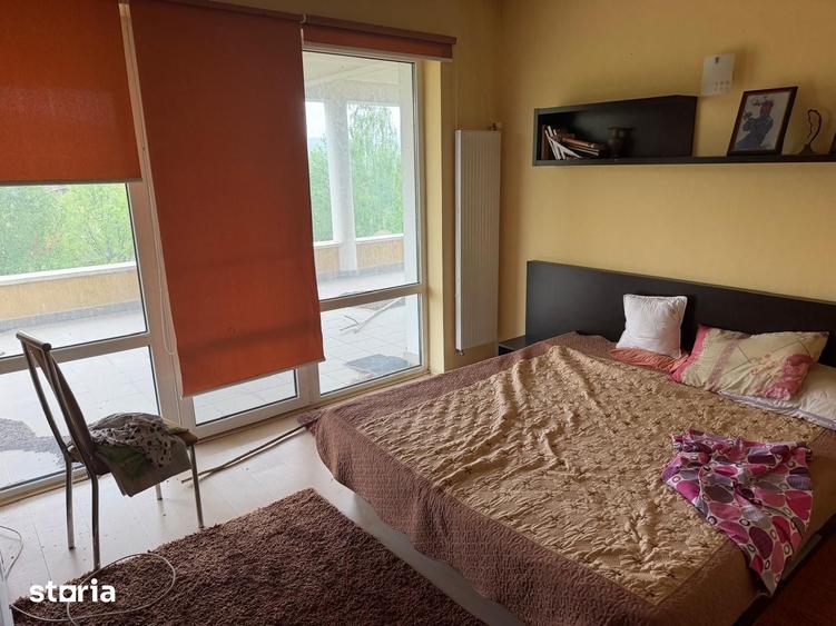 Casă cu 9 camere cu Teren 1575 Mp în Borșa