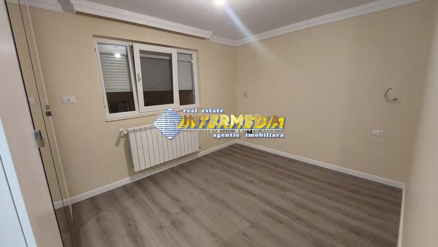 Apartament cu 3 camere semidecomandat, mobilat în Ampoi 1