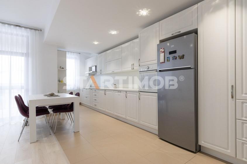 Apartament cu 3 camere decomandat, mobilat în Tractorul