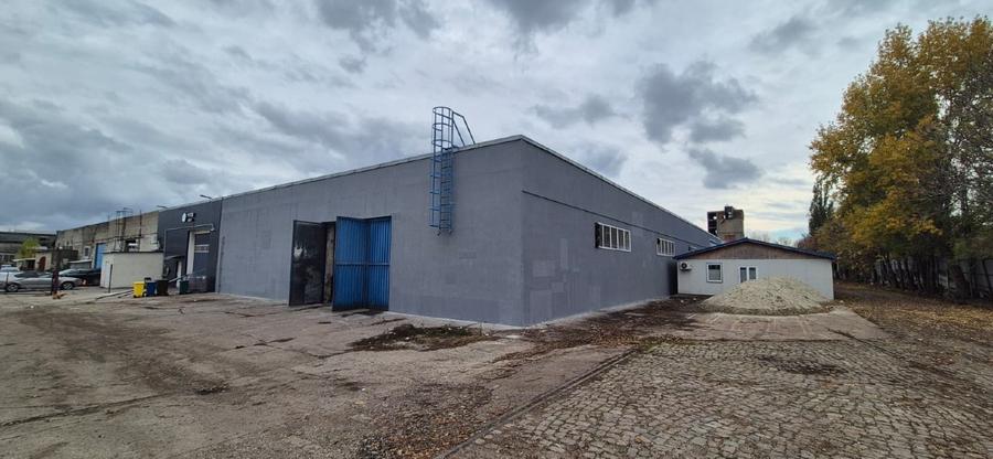 Spațiu industrial, de 4,300 mp, în B-dul București