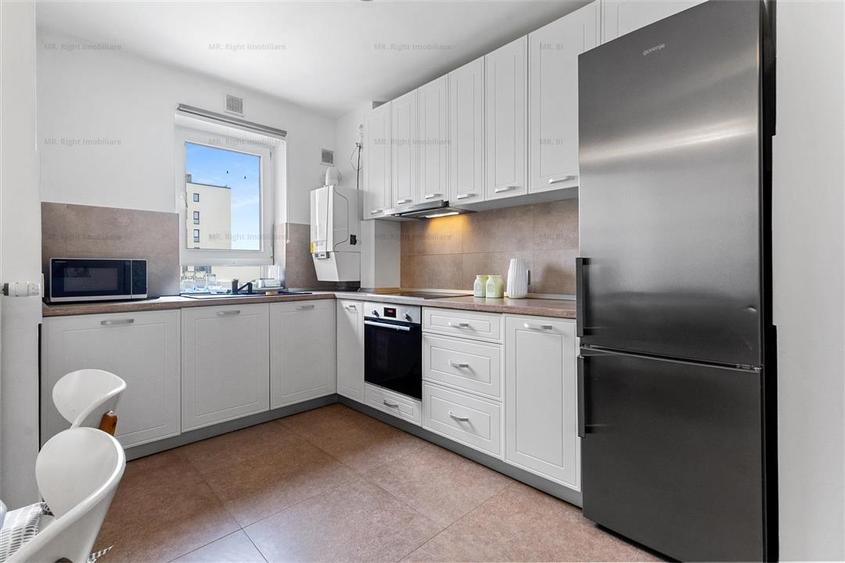 Apartament cu 2 camere decomandat, mobilat în Tractorul