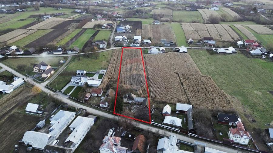 Casă cu 3 camere cu Teren 6100 Mp în Frătăuții Noi