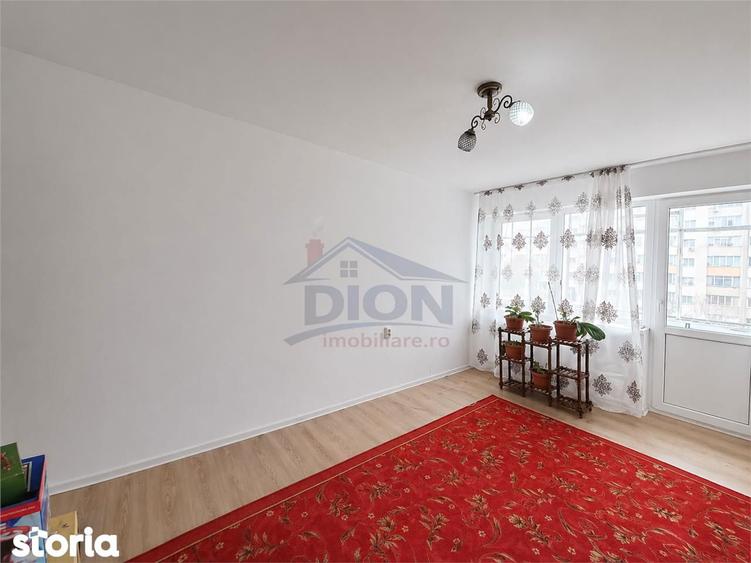 Apartament cu 3 camere în Tei