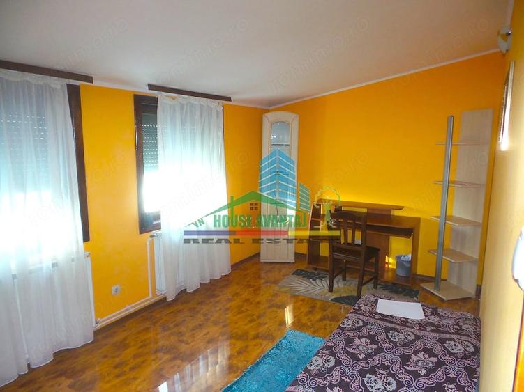 Apartament cu 6 camere decomandat în Central