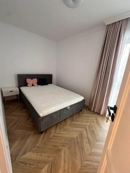 Apartament cu 3 camere decomandat, mobilat în Independenței
