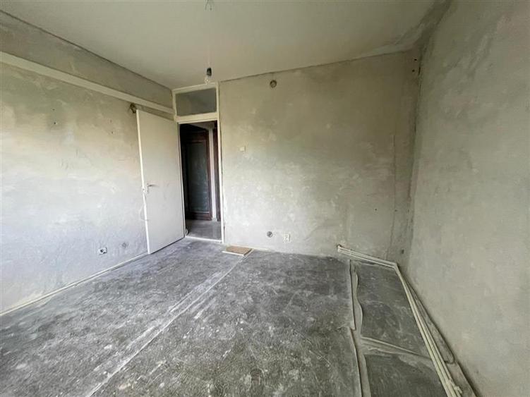 Apartament cu 2 camere decomandat în E3