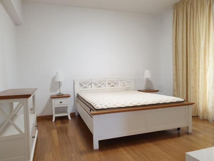 Apartament cu 5 camere decomandat în Grădina Icoanei
