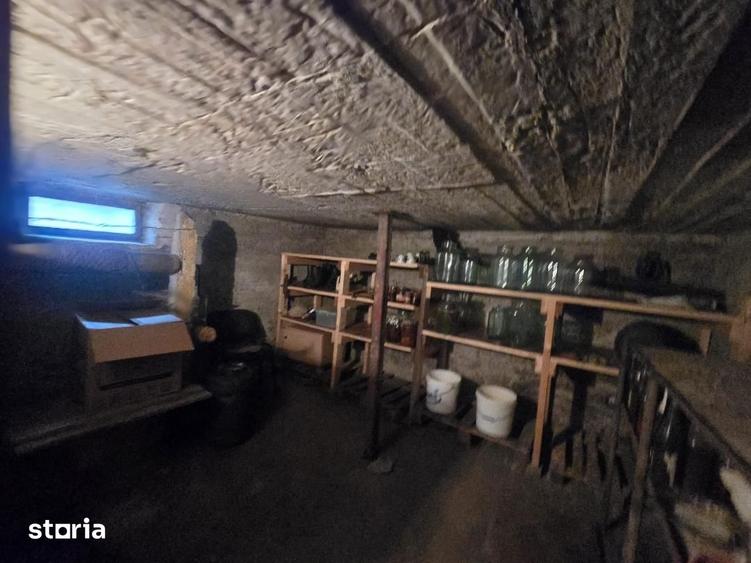 Casă cu 2 camere cu Teren 1275 Mp în Central