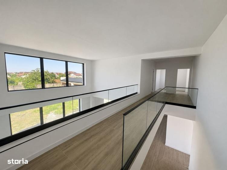 Casă cu 4 camere cu Teren 2000 Mp în Central
