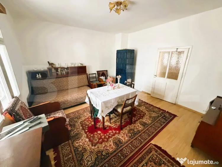 Casă cu 3 camere cu Teren 2900 Mp în Central