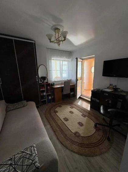 Apartament cu 3 camere decomandat în Bere