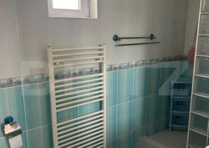Casă cu 7 camere cu Teren 1300 Mp în Central
