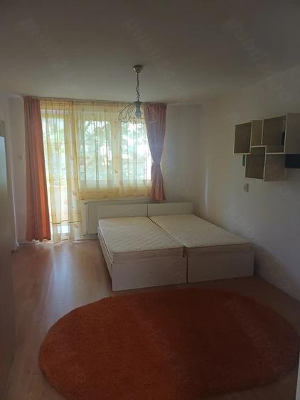 Apartament cu 2 camere decomandat în Cornișa