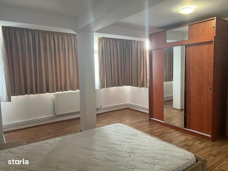 Apartament cu 3 camere în Micro 3