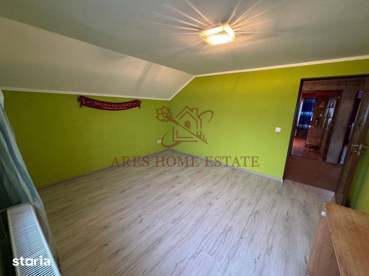 Casă cu 7 camere cu Teren 1765 Mp în Orțișoara