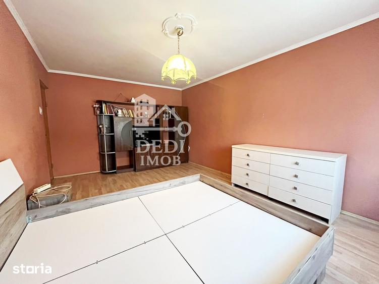 Apartament cu 3 camere decomandat în Orașul Nou