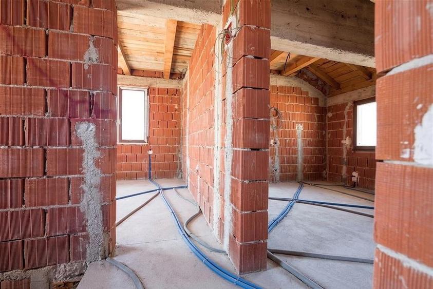 Casă cu 4 camere cu Teren 431 Mp în Sântandrei
