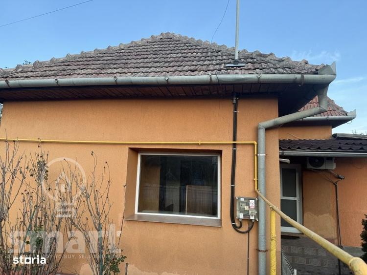 Casă cu 4 camere decomandat în Luna