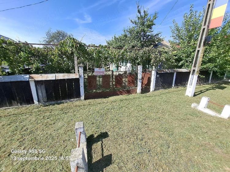 Teren de 7900 mp, în Români