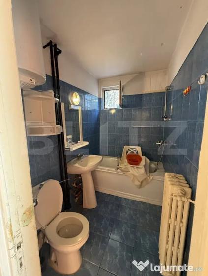 Apartament cu 3 camere semidecomandat în Central