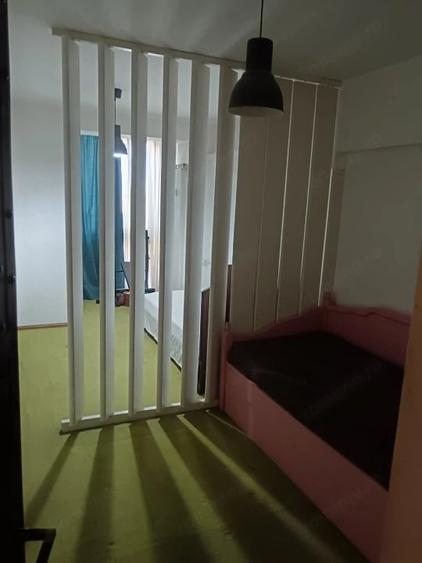 Apartament cu 4 camere decomandat în Titulescu