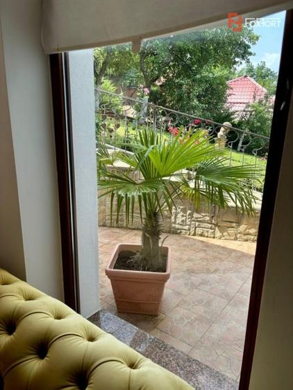 Casă individuală cu 5 camere cu Piscina în Ghioroc
