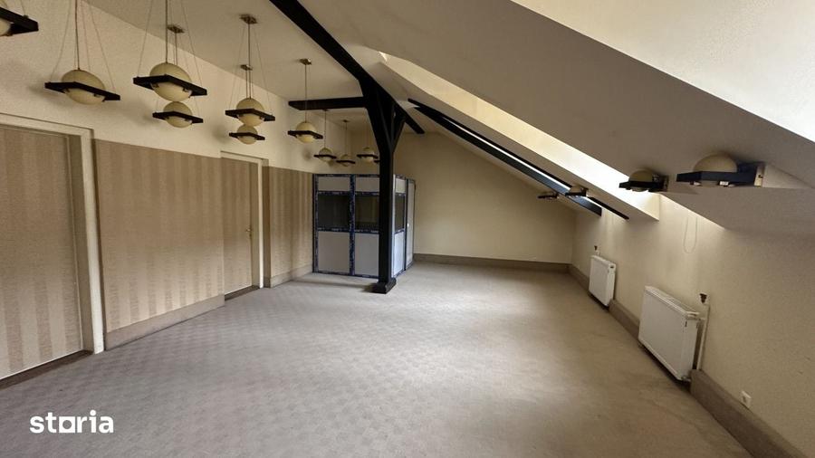 Apartament cu 7 camere în Central