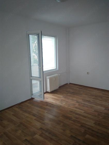 Garsonieră decomandată în Berceni