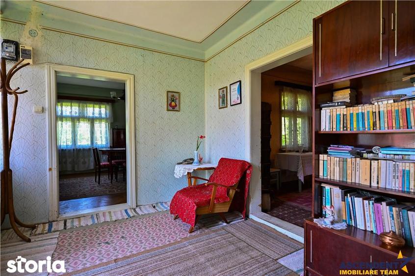 Casă cu 2 camere decomandat cu Teren 4300 Mp în Bran