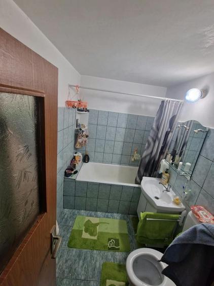 Apartament cu 3 camere în Decebal