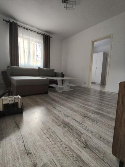 Inchiriez apartament 2:camere - 2