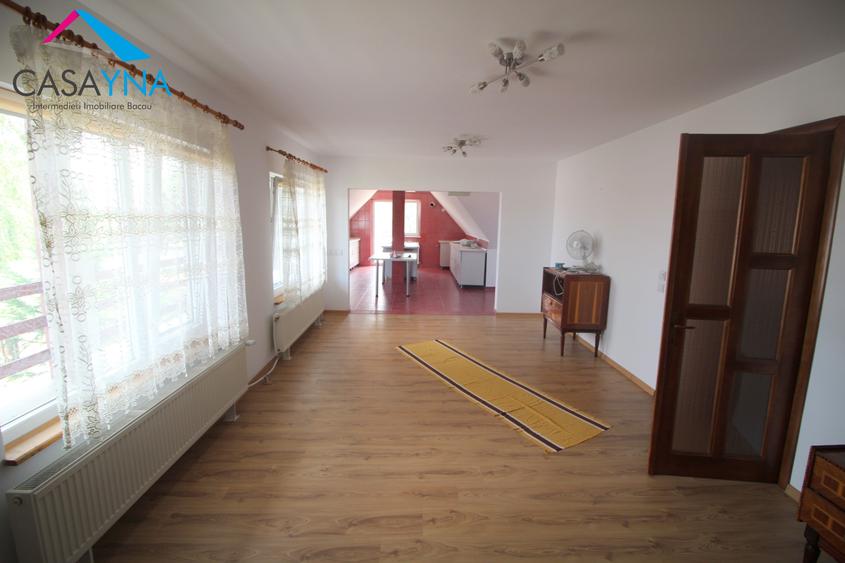 Casă individuală cu 7 camere cu Canalizare în Mărgineni