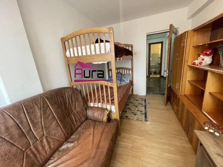 Apartament cu 3 camere decomandat în E3