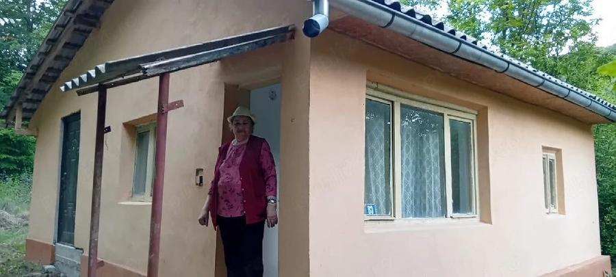 Casă cu 3 camere cu Teren 400 Mp în Central