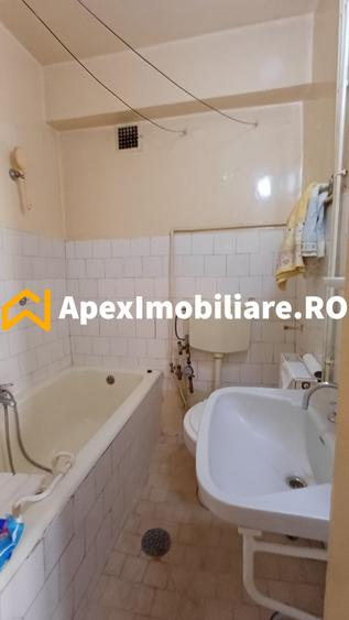 Apartament cu 2 camere semidecomandat în Cișmigiu