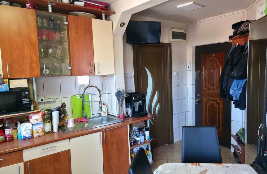 Apartament cu 2 camere semidecomandat în Mărăști