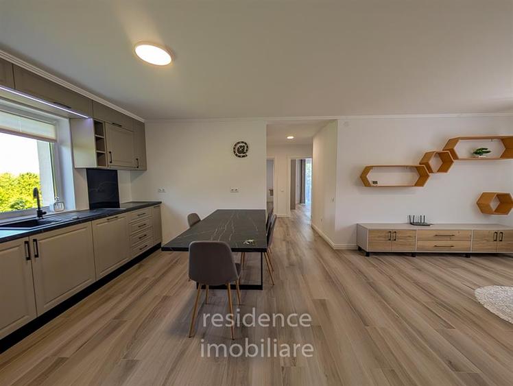 Apartament cu 4 camere semidecomandat, mobilat în Borhanci