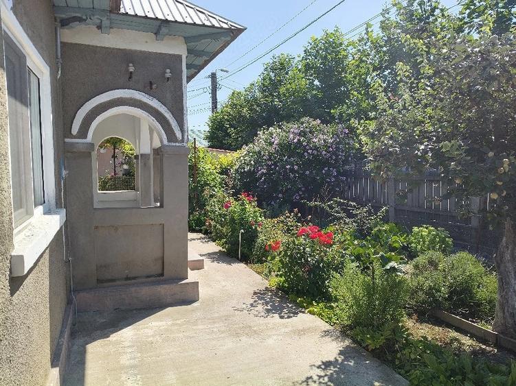 Casă cu 5 camere cu Teren 410 Mp în Mahmudia