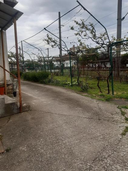 Casă cu Teren 1471 Mp în Central