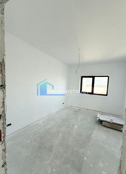 Duplex cu 4 camere cu Canalizare în Moșnița Nouă