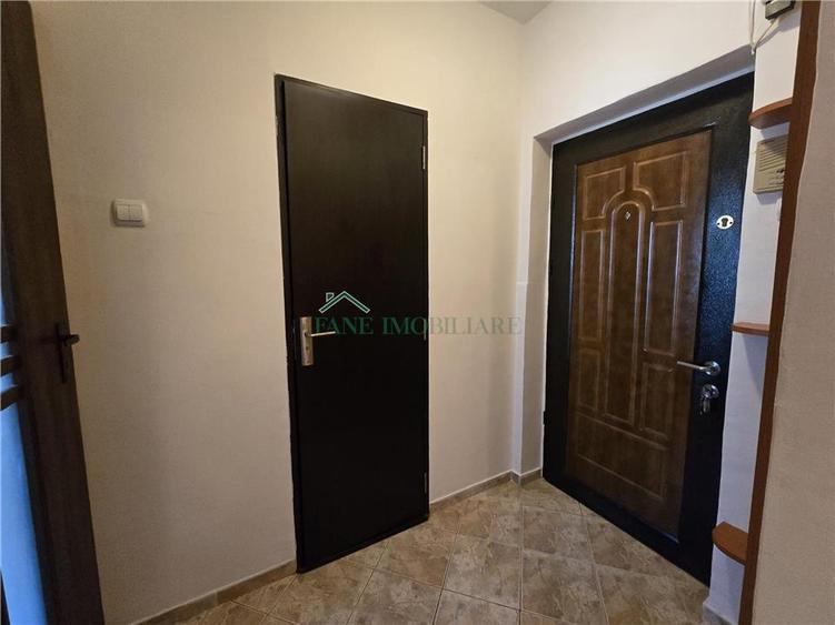 Apartament cu 3 camere decomandat, mobilat în Brâncoveanu