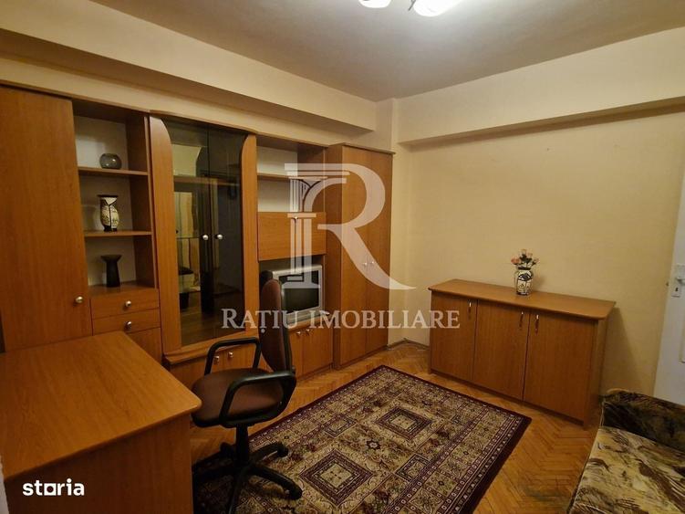Apartament cu 4 camere decomandat în Decebal