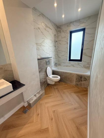 Apartament cu 4 camere în Valea Adâncă