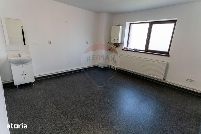 Casă cu 5 camere cu Teren 302 Mp în Central