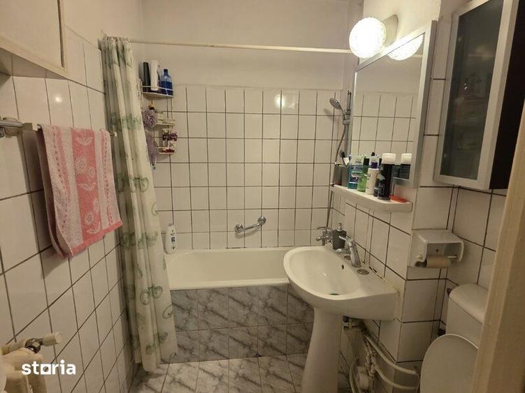 Apartament cu 4 camere decomandat în Titan