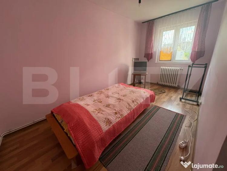 Apartament cu 3 camere semidecomandat în Central