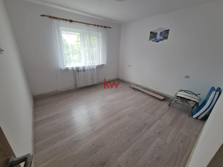 Apartament cu 3 camere decomandat în Tomești