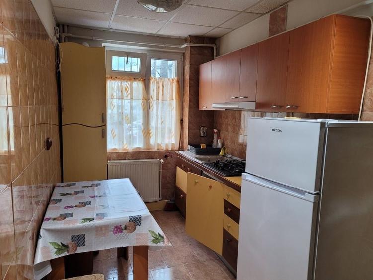 Apartament cu 2 camere semidecomandat în Exterior Vest