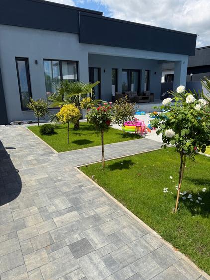 Casă cu 4 camere cu Piscina în Strejnicu